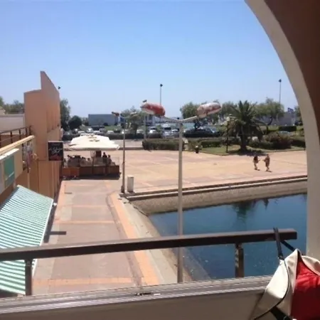 Studio Cabine Avec Loggia דירה